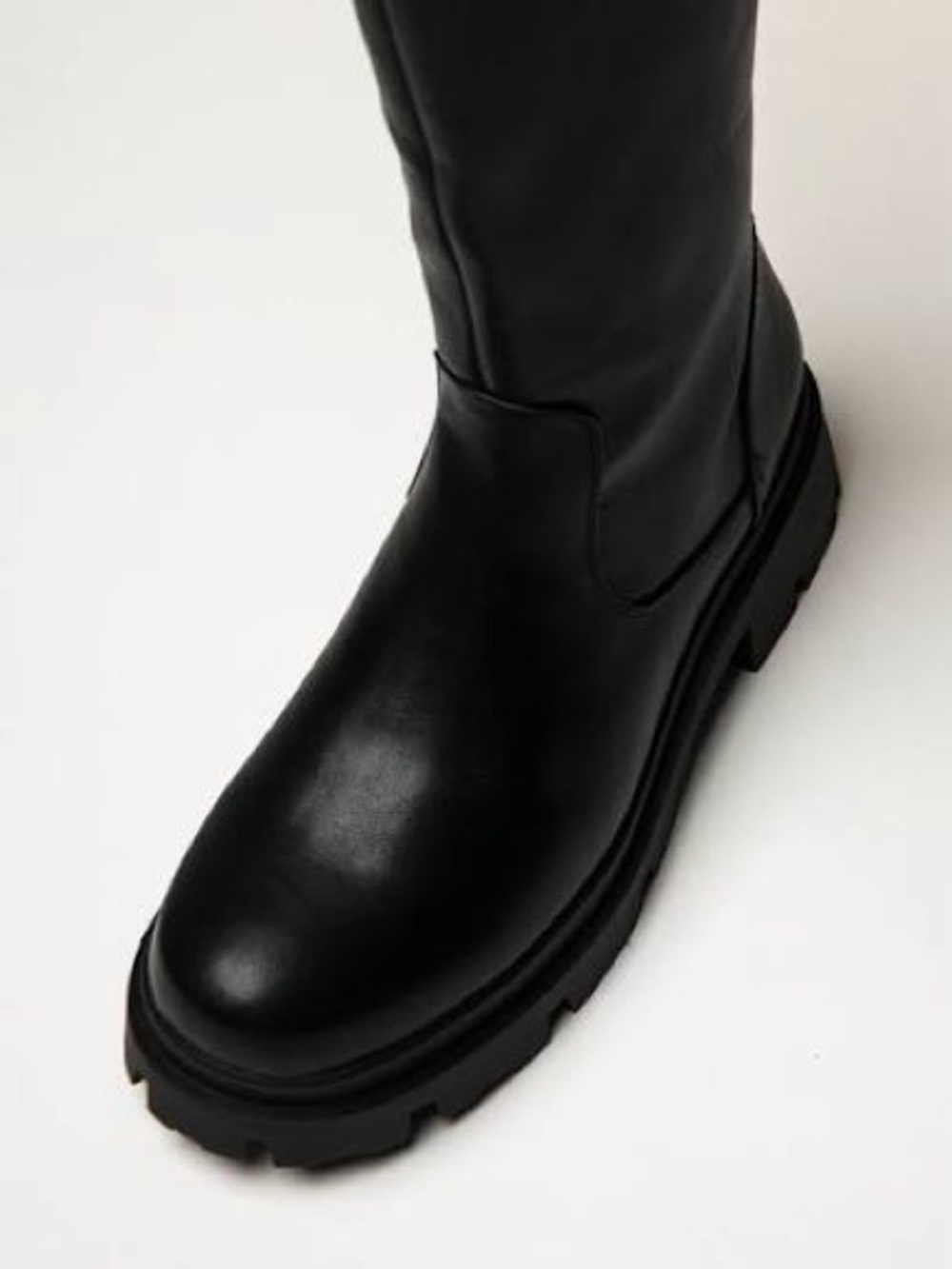 Chunky Platform Over-the-Knee Boots in Black - Picture 2 of 3